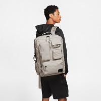 Большой светлый рюкзак Nike Utility Elite CK2656-104