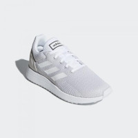 Белые женские кроссовки Adidas RUN 70S B96563
